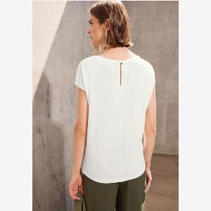 Profitez de 31 de réduction sur un tshirt simple avec fronces