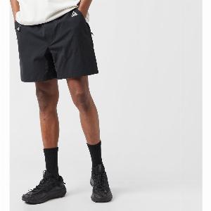 42 Rabatt auf die Nike ACG Hike Shorts in Schwarz