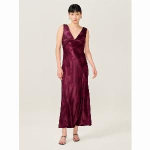 Enjoy 30 off the Iris Jacquard Dress in Rich Burgundy