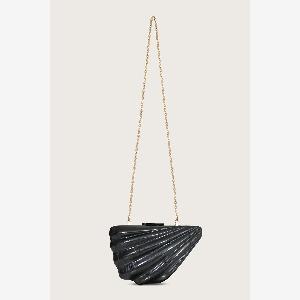 Get 83 Off the Lavish Alice Lottie Black Acrylic Shell Clutch Bag