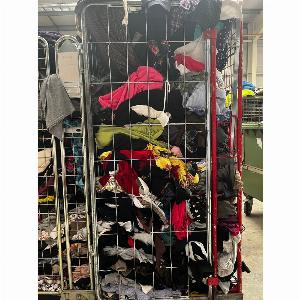 Newcastle Shop Mixed Source Used Clothing Sale  125 Items Now 25