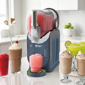 Profitez dune remise de 31  sur la machine à boissons glacées Ninja FS301EUND