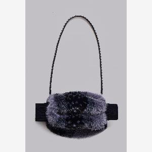 15 Rabatt auf die Oksana Kunstfell Muff Tasche sichern