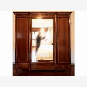 Armadio antiquariato in legno massello a 3 ante ora 380 sconto 49