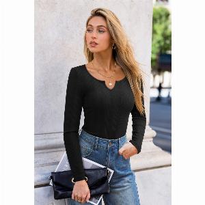 Erhalten Sie 20 Rabatt auf ein elegantes schwarzes StrickTop