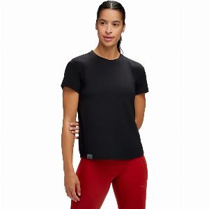 Enjoy a 20 discount on the Hoka Womens Essential Tee in Black size S