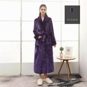 Bademantel Flanell  langer Saunamantel mit Taschen und Kragen in Waffeloptik  weicher Morgenmantel  Langbademantel  Lila  M