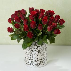 Rote Rosen im eleganten Strauß  Perfekt für jeden Anlass