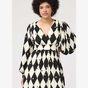 Save 40 on Joanies Tori Diamond Print Midaxi Dress in Black UK size 24