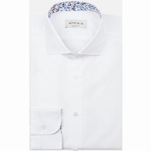 White Cotton Poplin Shirt with a Low Spread Collar Design