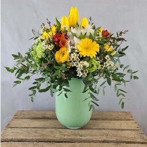 Osterblumenstrauß für festliche Frühlingsdekoration
