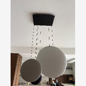 Lampada a sospensione Cosmos in policarbonato di Lievore Altherr e Molina Vibia