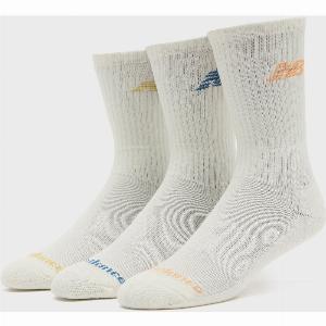 Size Réduction de 35% sur le pack de 3 chaussettes New Balance blanches