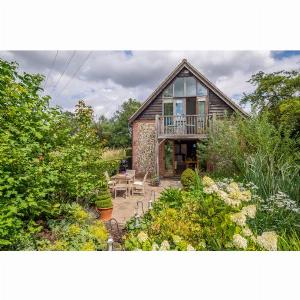 The Granary Dunstall Green