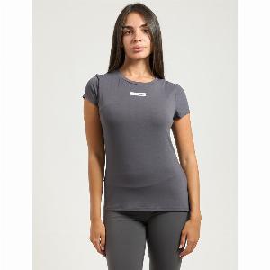 Sconto del 20 su Tshirt da donna EA7 con logo sul retro