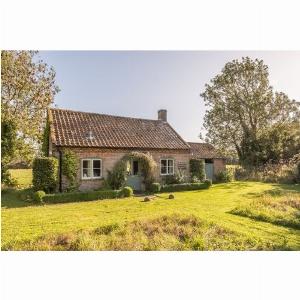 Acorn Cottage A Charming Retreat in the Countryside