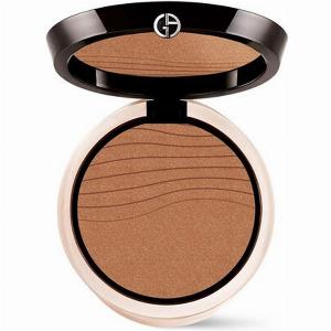Luminous Silk Glow Fusion Powder Une poudre de finition légère et longue durée pour un résultat naturel et radieux 9