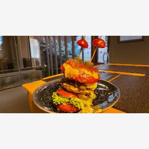 1 oder 2x Burger nach Wahl oder Traditional Chicken Wings inkl Fries