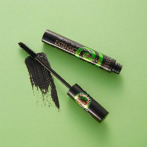 Verlängerungs und CurlingWimperntusche