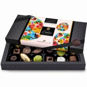 Easter Superior Selection 18 Mostly Milk Chocolate Gift Box