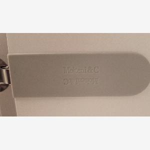 31 Rabatt auf schwarzes Holzsideboard mit satinierten Glastüren MolteniC