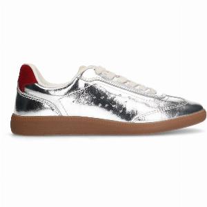 17 Rabatt auf stilvolle silberne Ledersneaker im MetallicLook