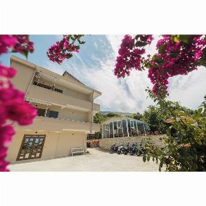 Scopri il 13 di sconto su Pisa  Valona  Villa Voyage