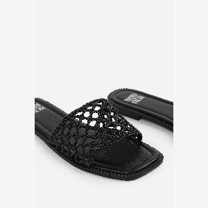 Wheres That From Womens Lottie Woven Strap Flat Sandals in Black  Size 5