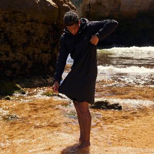 Mens Pursuit Waterproof Lightweight Changing Robe Jacket Black