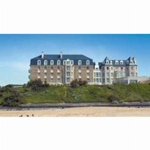 Queen Marine Residence  FourStar Coastal Getaway