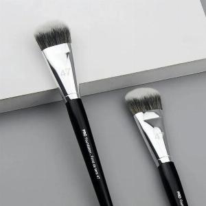 Pennello per fondotinta professionale 47 Broom Head Fondotinta liquido Pennelli riparatori per ombretti Base per il viso per donna Strumenti di bellezza per il trucco nero