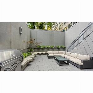 Exclusive Gourmet BBQ Experience in a Manhattan Garden