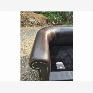 Canapé 4 places Alfred Trench édition limitée par Draga Aurel Baxter