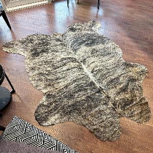 Genuine Cowhide Peltry Rug Size 175 cm x 218 cm  658 inch x 858 inch