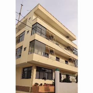 Milano  Durrës  Haka Guesthouse