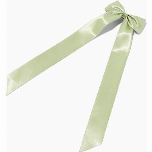 Barrette en satin vert sauge avec pans longs de Claire