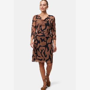 Sichern Sie sich 14 Rabatt auf das Meshkleid mit WasserfallAusschnitt