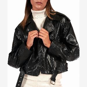 Giacca biker in pelle nera oversize corta prima 420  ora 350