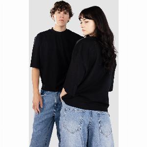 Profitez de 12 de réduction sur le Tshirt court noir Urban Classics bio