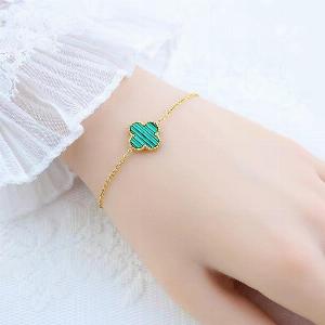 Bracelet de luxe en trèfle à quatre feuilles mode sens de lélégance haut de gamme bracelet en acier titane ne perd pas sa couleur bracelet pour femme gold blanc