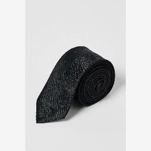 Get 50 Discount on a Black Floral Textured Tie for Men