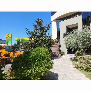 Comiso  Tirana  Hotel Green