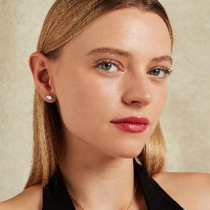 Sterling Silver Luna Lip Stud Earring Sterling Silver Luna Lip Stud Earring