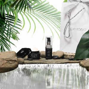 Enjoy a 23 discount on the Lumafirm Face Lift  Glow Holiday Gift Set