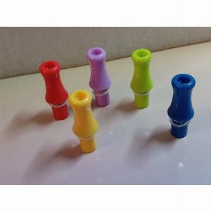 Réduction de 33 Drip tip coloré en plastique pour cigarette électronique 1 pièce