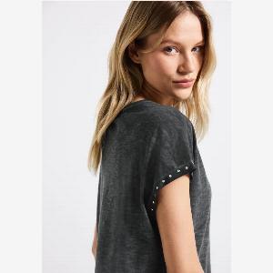 Tshirt délavé à rivets ancien prix 2999  maintenant 21  30