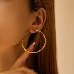 Boucles doreilles créoles en laiton doré style minimaliste 13 
