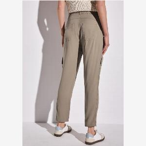 Pantalon paperbag au look cargo