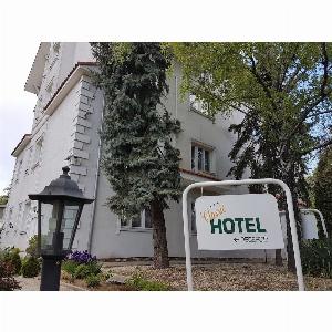 Milano  Budapest  Classic Hotel