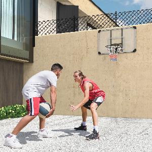 SPORTNOW Basketballkorb Wandmontage mit Basketballbrett und Netz 113 x 61 x 73 cm aus Stahl für Outdoor Aktivitäten in Weiß   Aosomde
